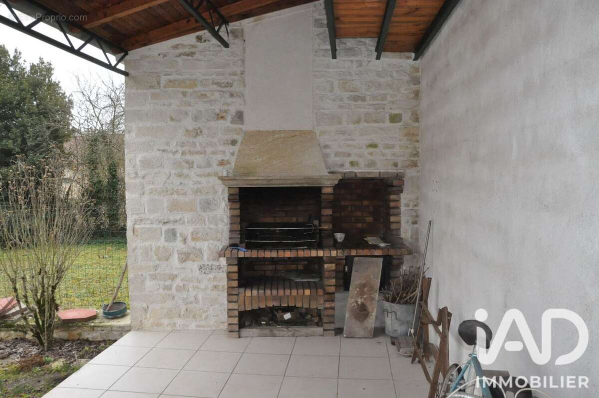 Maison 107 m² à Oradour  - photo 9
