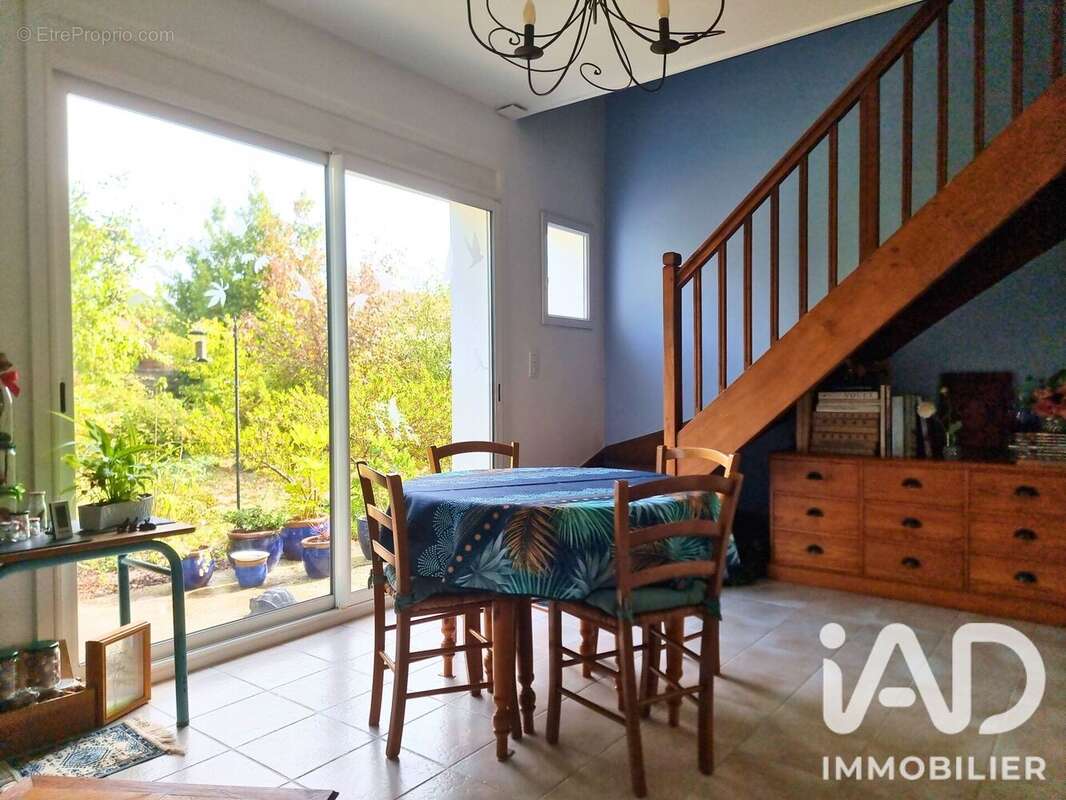 Maison 129 m² à Rochefort  - photo 3