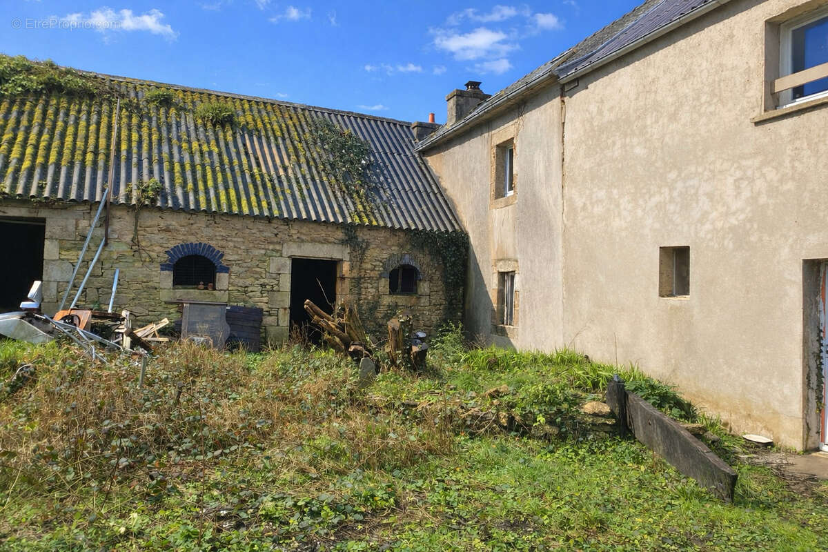 Maison à PLOUNEOUR-MENEZ