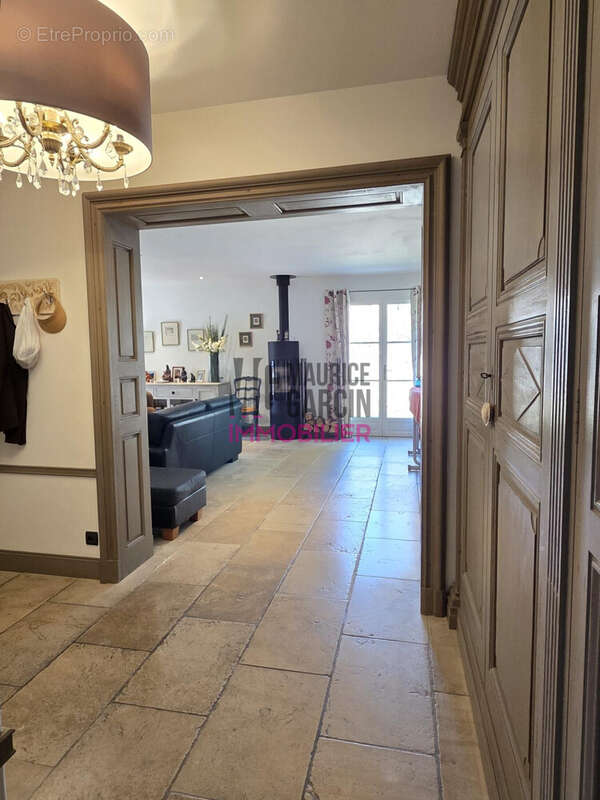Maison à L'ISLE-SUR-LA-SORGUE