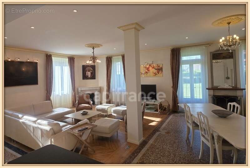 Maison à vendre  Propriété familiale de caractère  266 m²  Piscine  7 chambres  A6  - photo 8