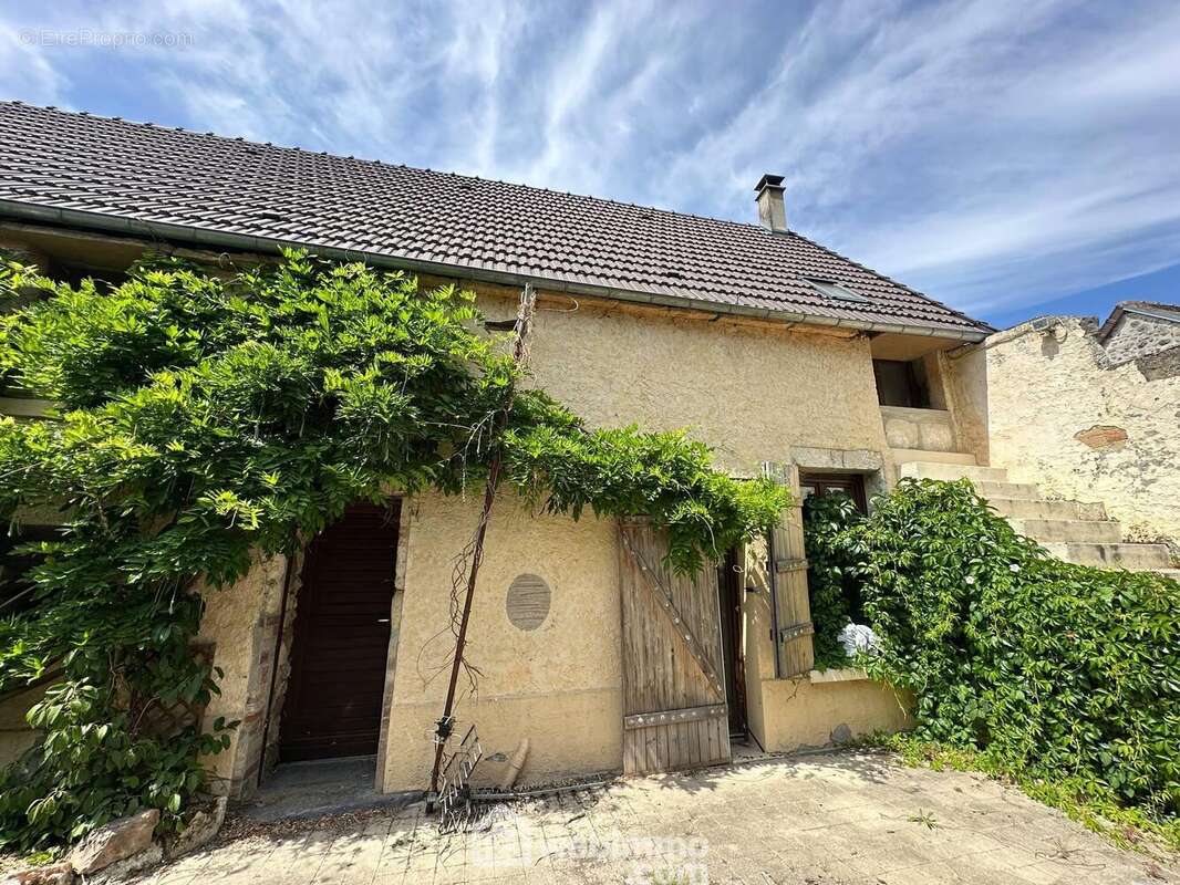 D'une surface habitable de 140 m²