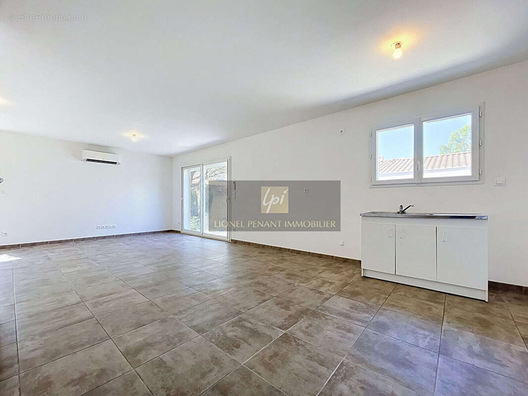 Entraigues villa t4 90m² terrasse garage terrain 220m² - photo 6