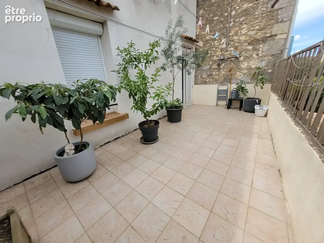 Salles d'Aude Maison de Village de type V sur 2 niveaux avec terrasse, chauffage central gaz, 4 chambres. - photo 11