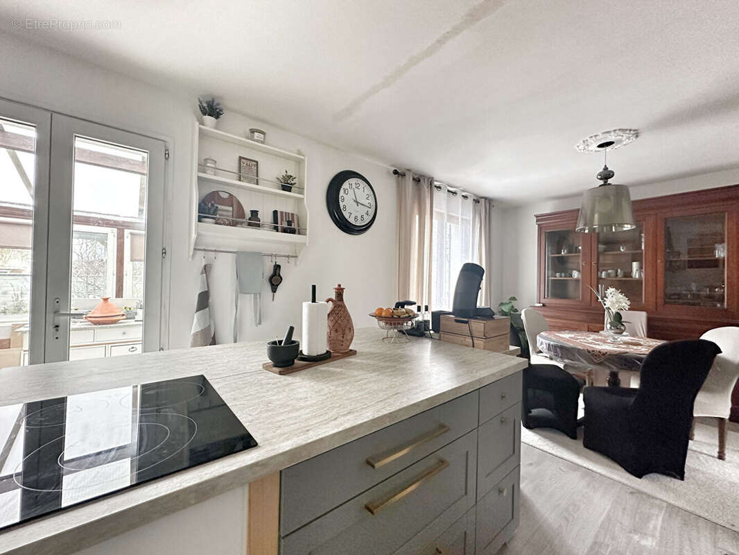 Maison à SAINT-PIERRE-DU-PERRAY