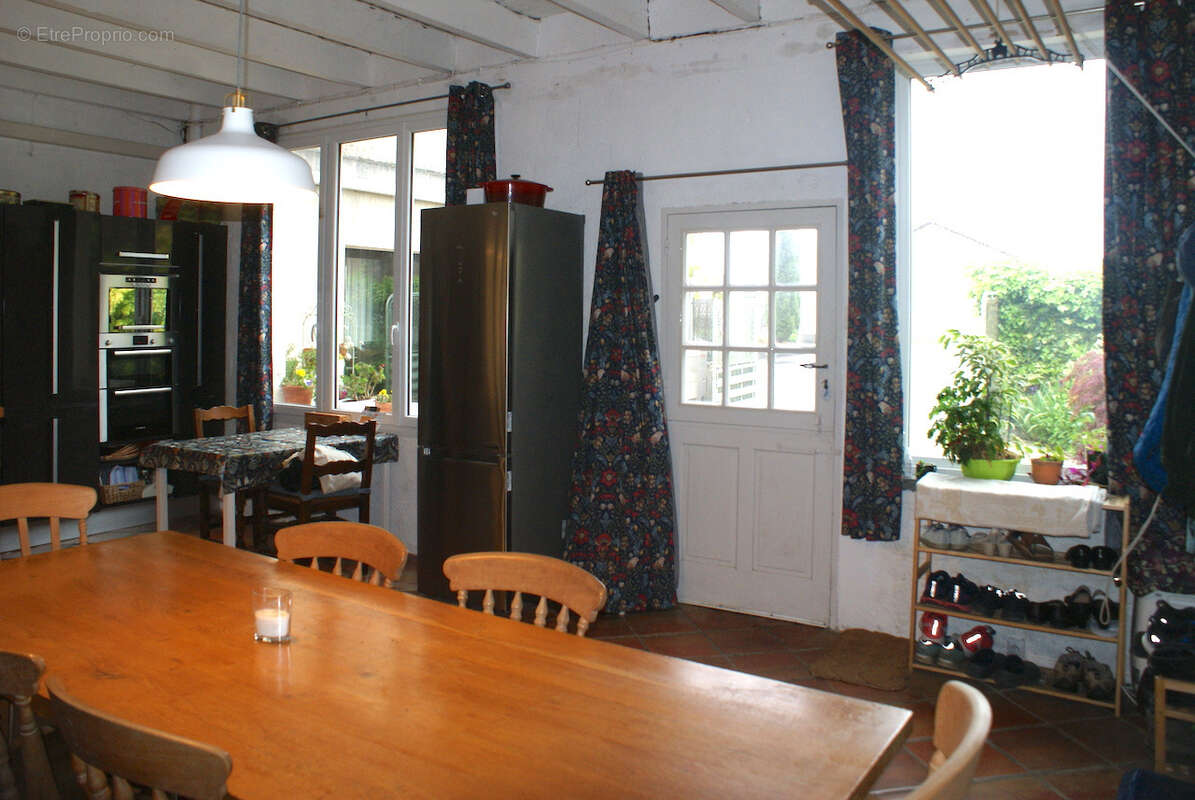 Maison à MONTLIEU-LA-GARDE