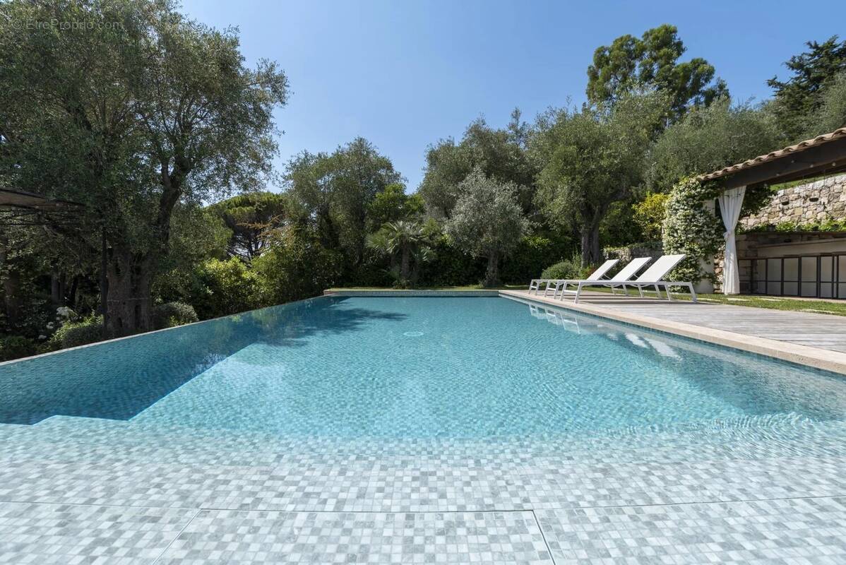 Maison à MOUGINS
