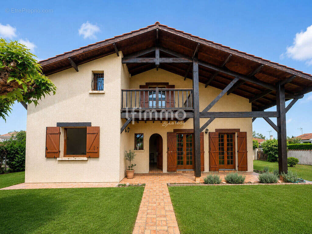 Maison à CADAUJAC