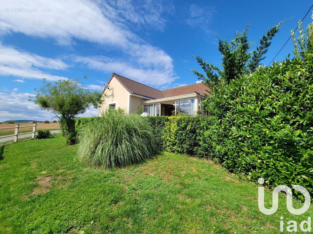 Photo 1 - Maison à LE BREUIL