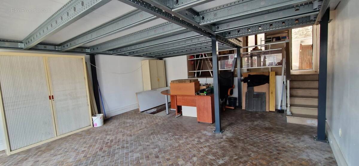 Appartement à VENEUX-LES-SABLONS