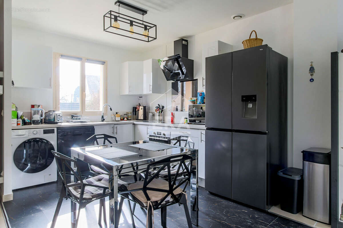 Appartement à SAULX-MARCHAIS