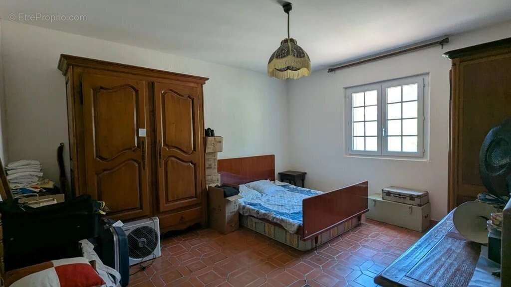 Maison à ENTRECASTEAUX