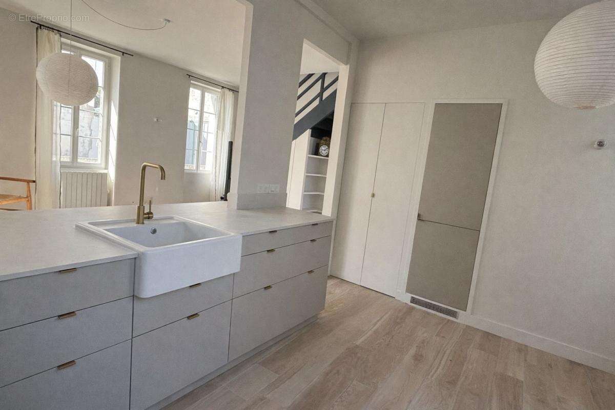 Maison À Vendre au cœur du centre-ville de Saint-Georges-d’Oléron - photo 4