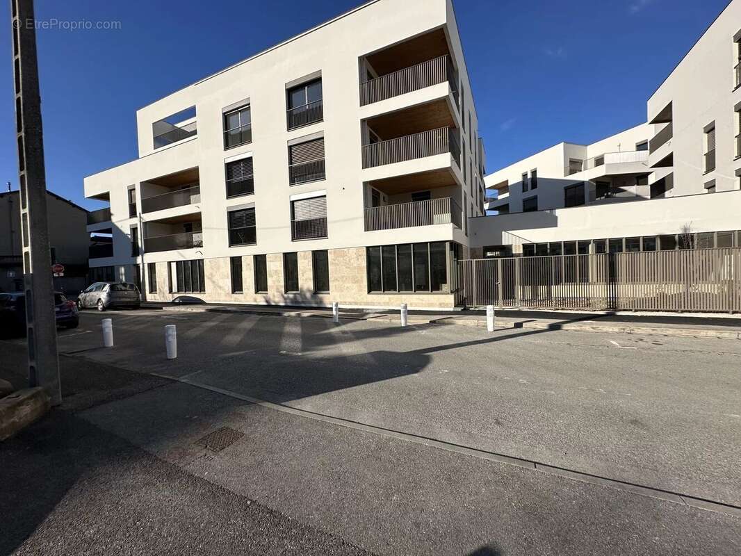 Commerce à BOURGOIN-JALLIEU