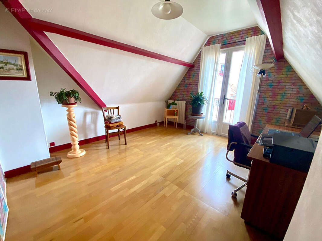 Maison à SARTROUVILLE