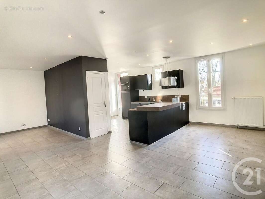 Photo 2 - Maison à THIAIS