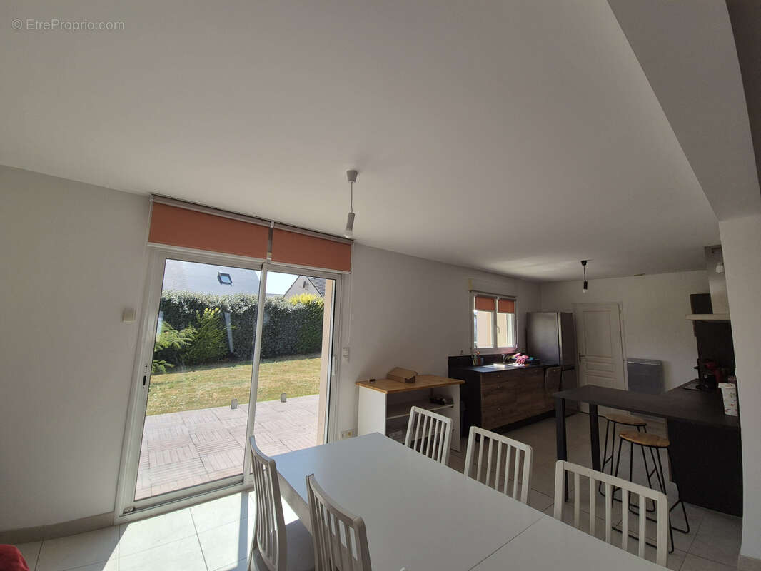 Vente - maison recente en excellent etat - secteur de sable sur sarthe - photo 3