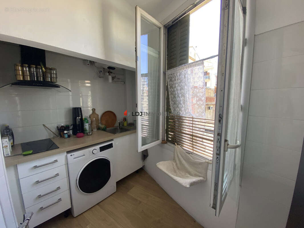 Appart F2 - 1er étage - Appartement à PERPIGNAN