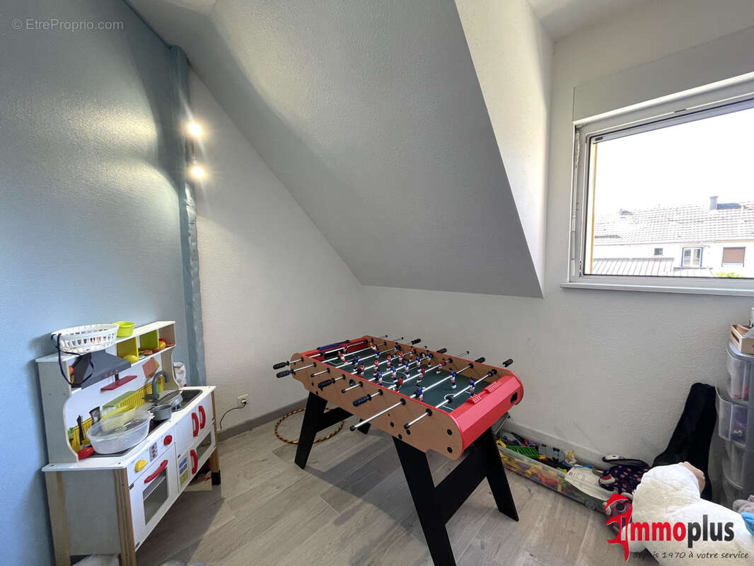 SENTHEIM - Maison individuelle de 155 m2 avec 3 suites, garage double et dépendance - Belles prestations ! - photo 23