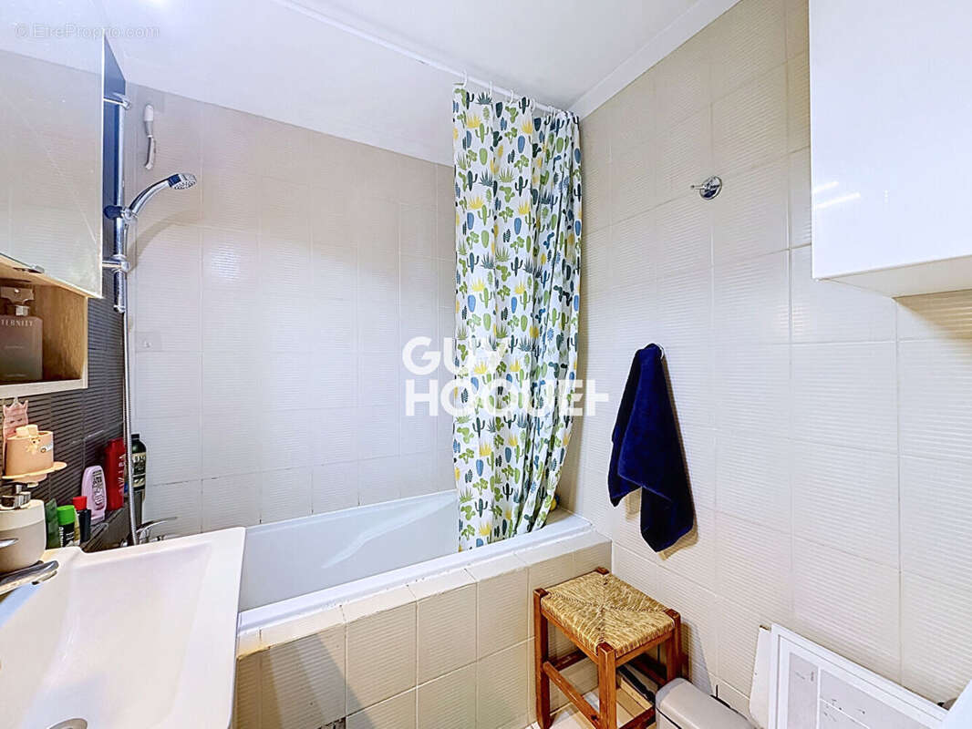 Appartement à MOUANS-SARTOUX
