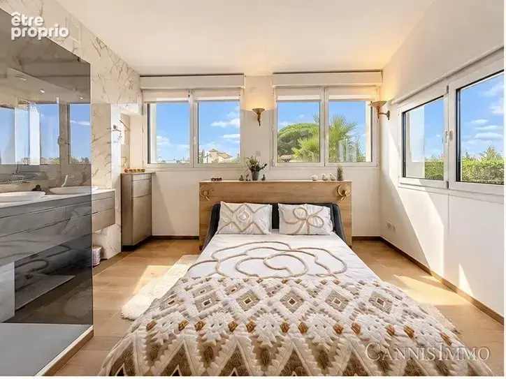 Mandelieu-la-napoule – minelle  villa de 326 m² avec piscine - photo 13