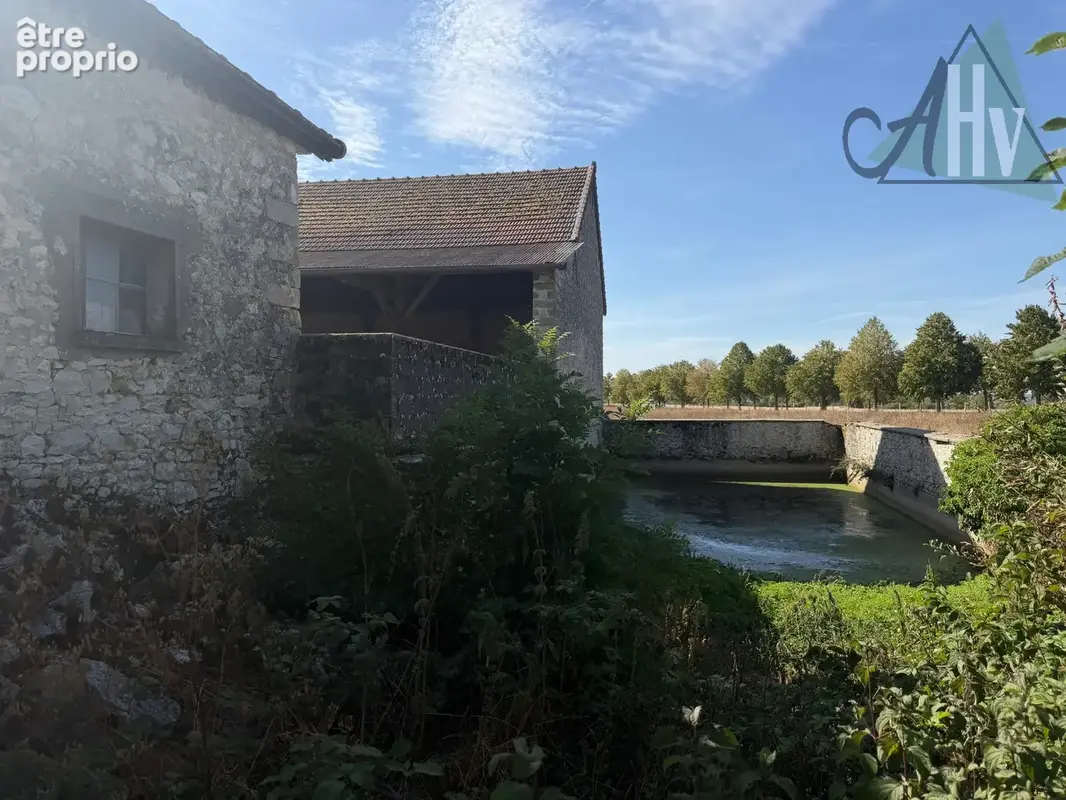 Corps de ferme   plus de 2,8 hectares   provins - photo 2