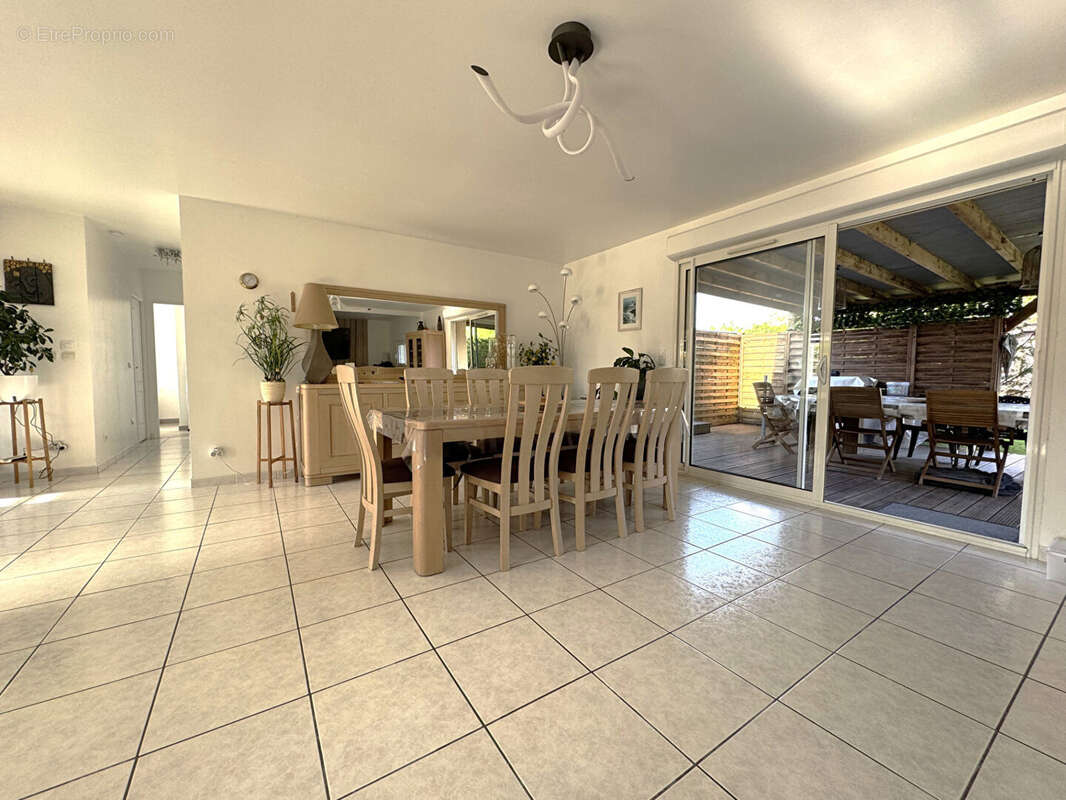 Maison à SAINT-ETIENNE-DU-BOIS