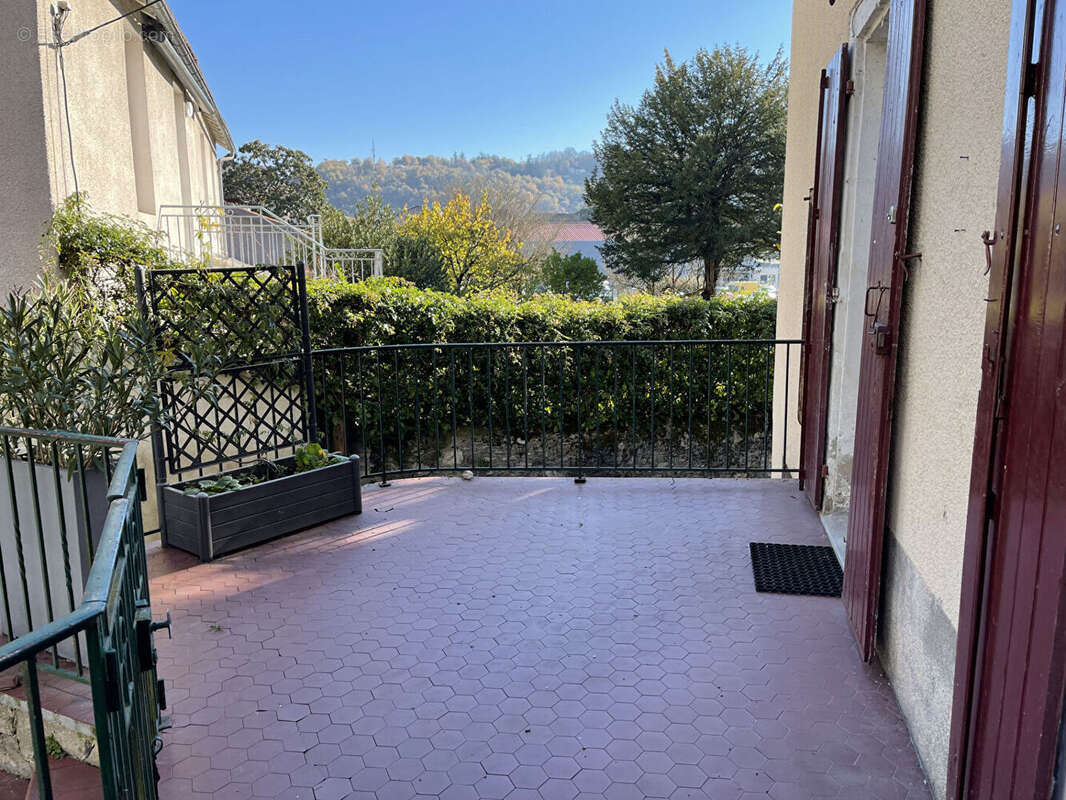 Appartement T3 81,57 m² + parking+cave - photo 8