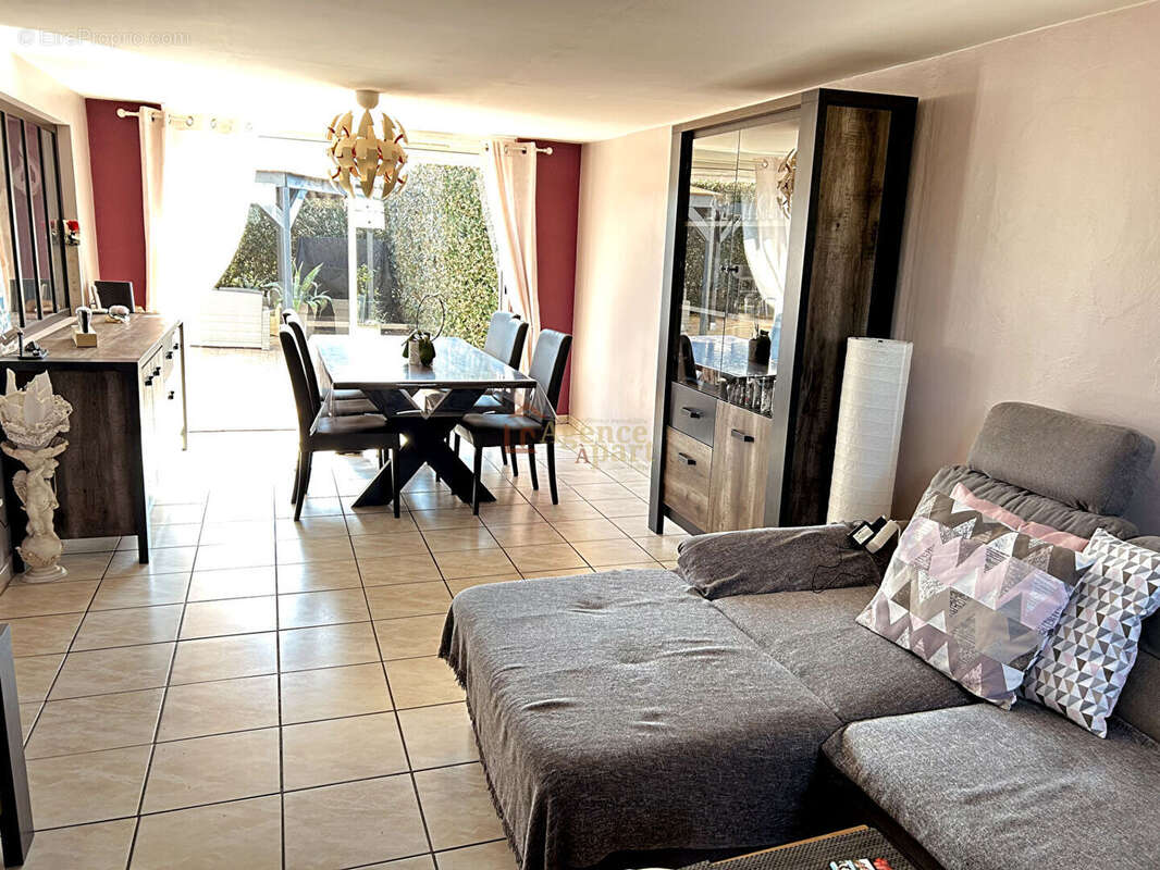Maison à ESCOVILLE