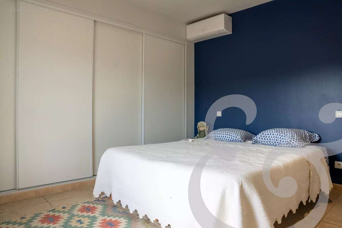 Maison à FONTVIEILLE