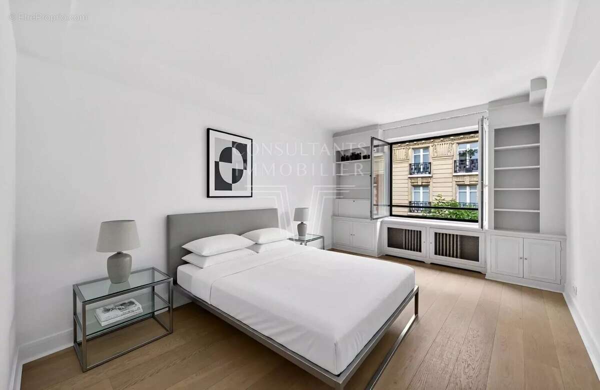 Appartement à NEUILLY-SUR-SEINE
