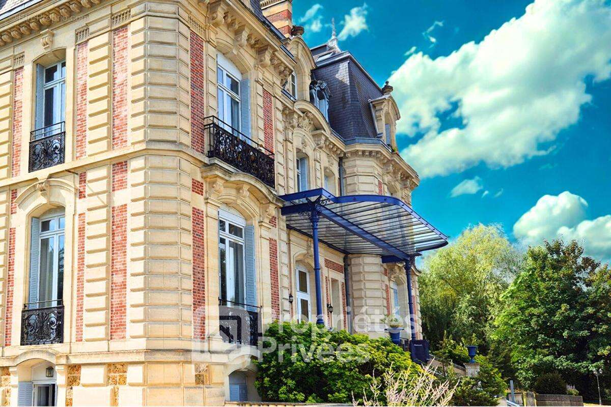 Cadre d'exception pour cet appartement atypique - photo 9