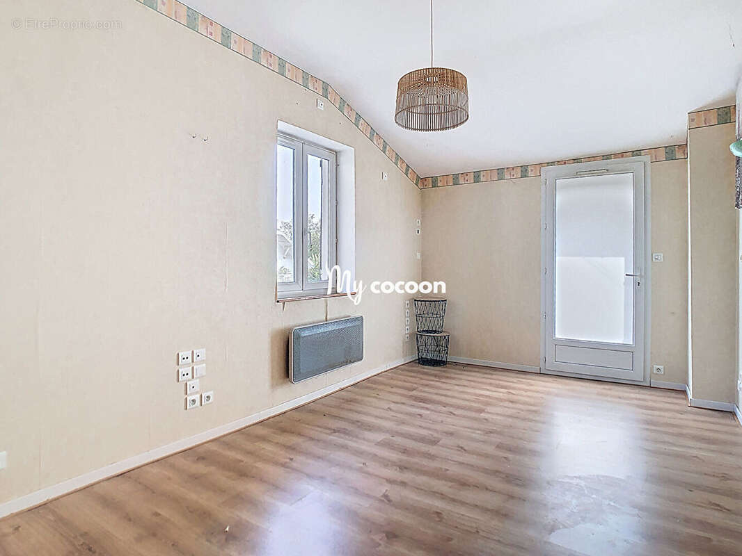 Maison à NEUVILLE-SUR-AIN