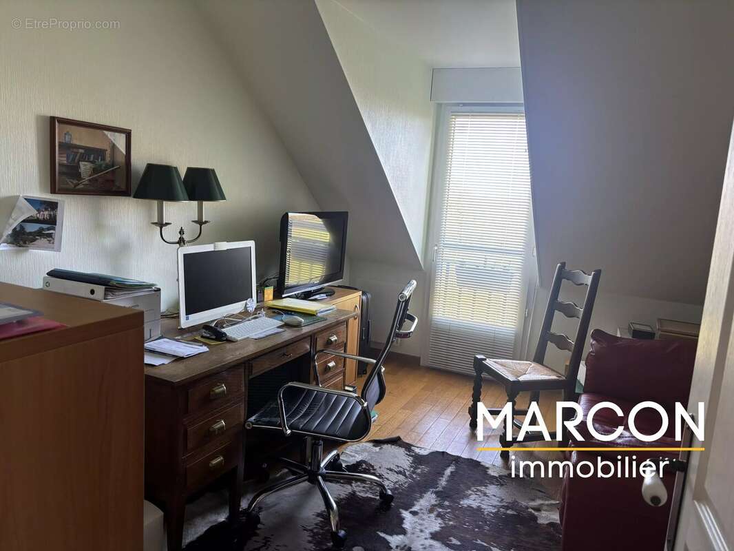 Maison à SAINT-SULPICE-LES-FEUILLES