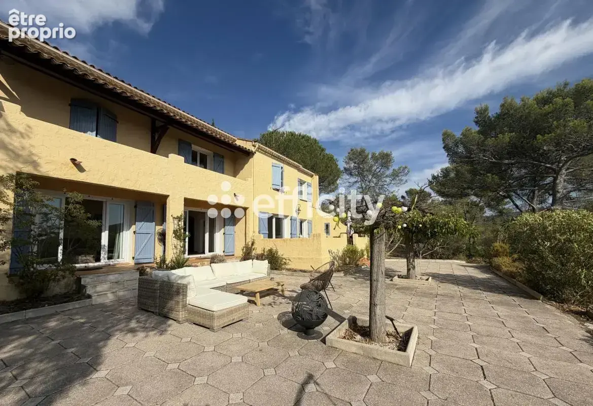 Maison 7 pièces 165 m² à vendre à Pierrefeu-Du-Var (83390) - photo 2