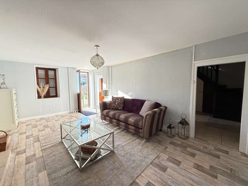 Maison à BUSSIERE-DUNOISE