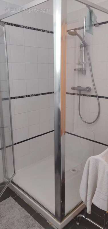 Maison de plain-pied, garage et jardin à vendre à Rioux (17) - photo 25