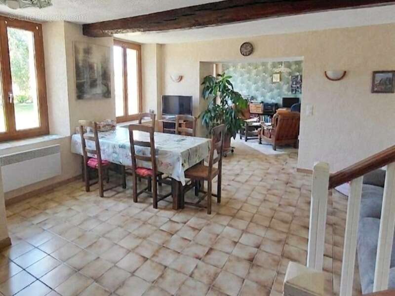 Maison à AIX-EN-OTHE