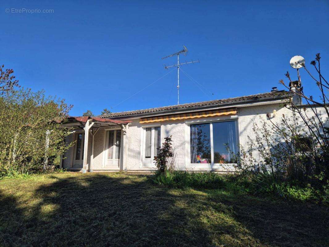 Maison à AUNEAU