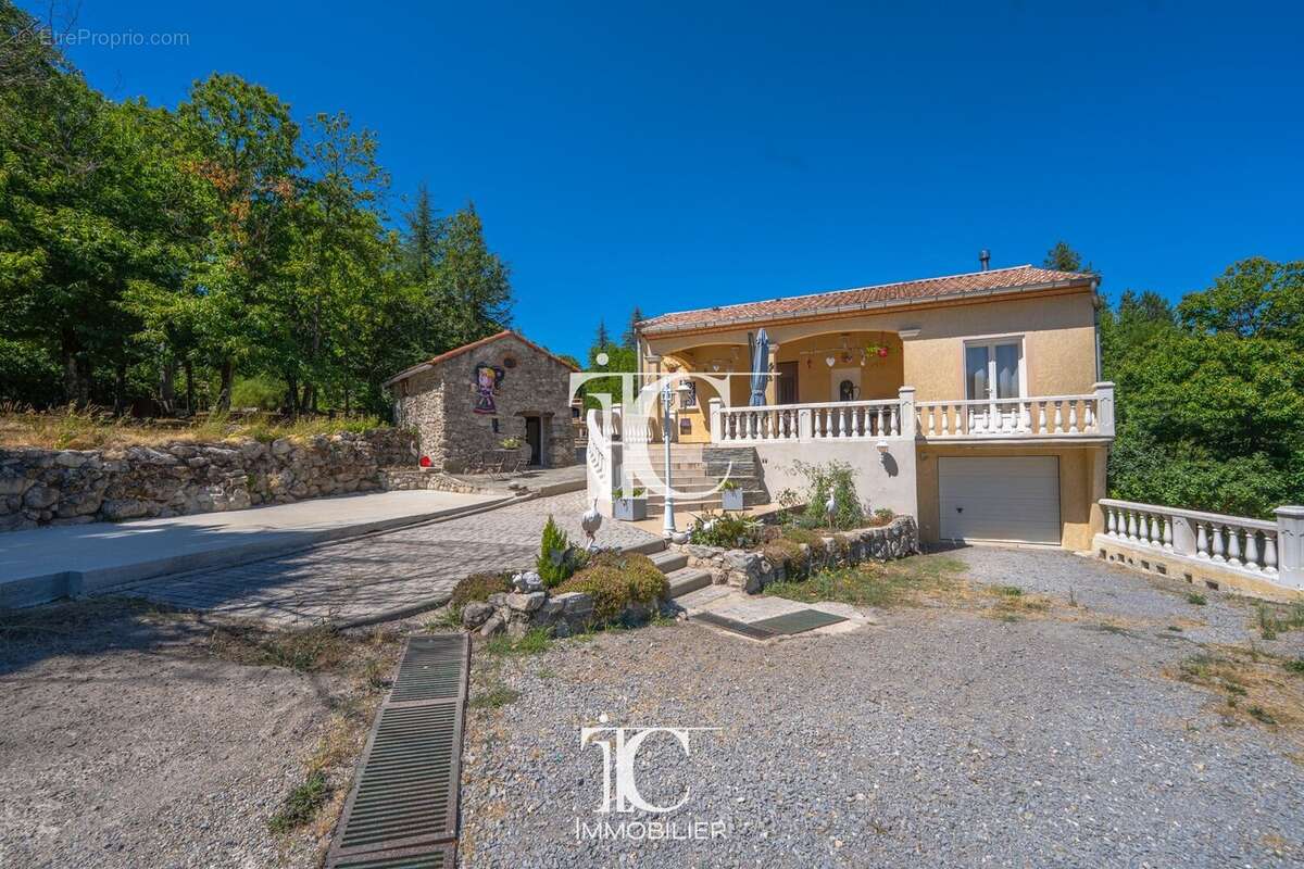 Villa 2005 140m² avec 5600m² terrain avec riviere - photo 14
