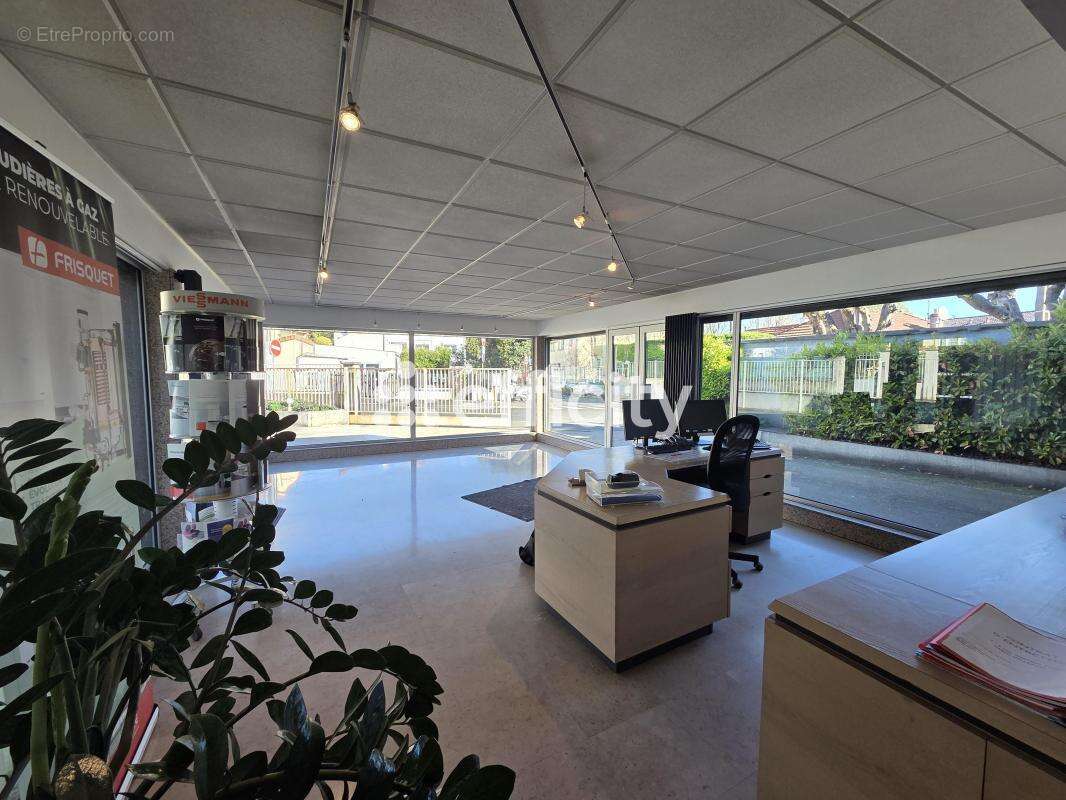 Commerce à VITRY-SUR-SEINE