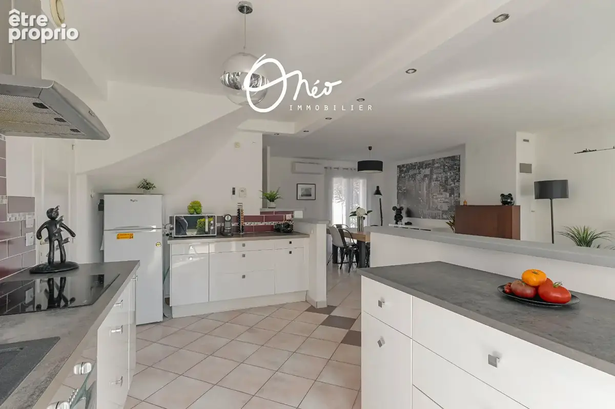 Corbas - Maison familiale 5 pièces 122m² - PISCINE - photo 8