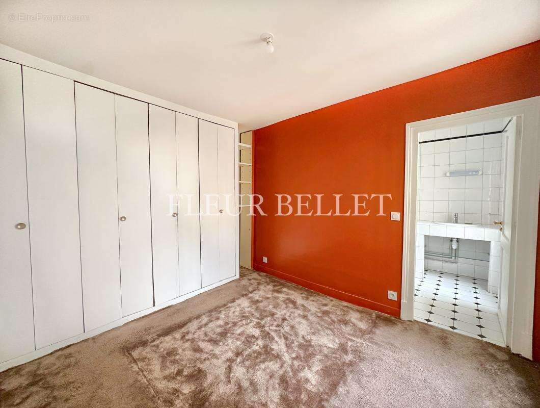 Appartement à PARIS-9E