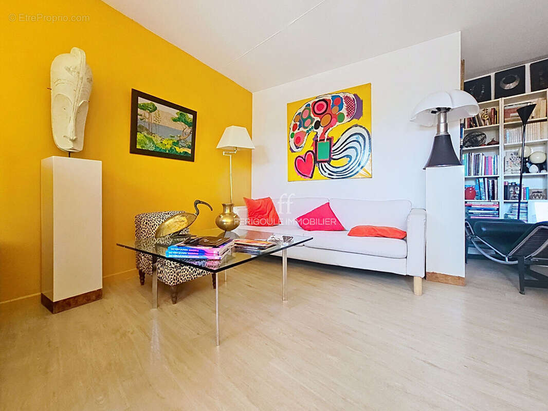 Villeneuve les Avignon centre. Appartement 4 pièces avec balcon et cave - photo 3