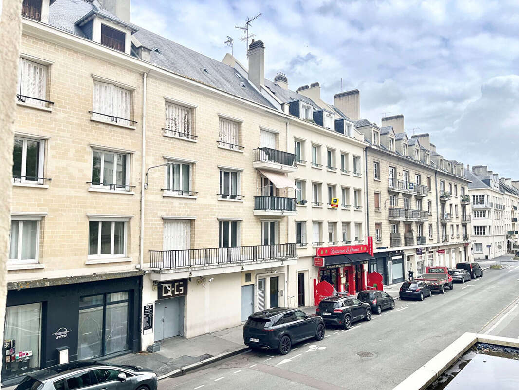 A VENDRE appartement loué à Caen 2 pièce(s) 55.18 m2 - Lumineux - quartier prisé - grand salon séjour - photo 2