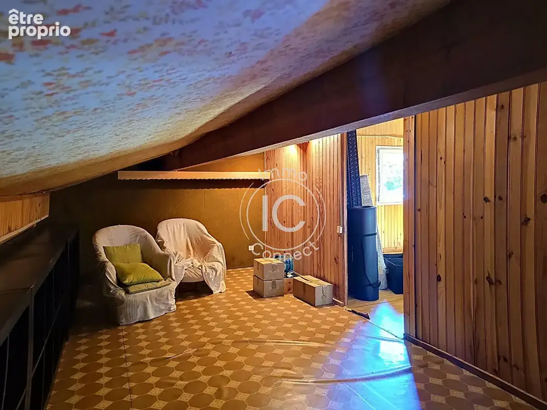 Maison à potentiel avec terrain boisé au calme - photo 11