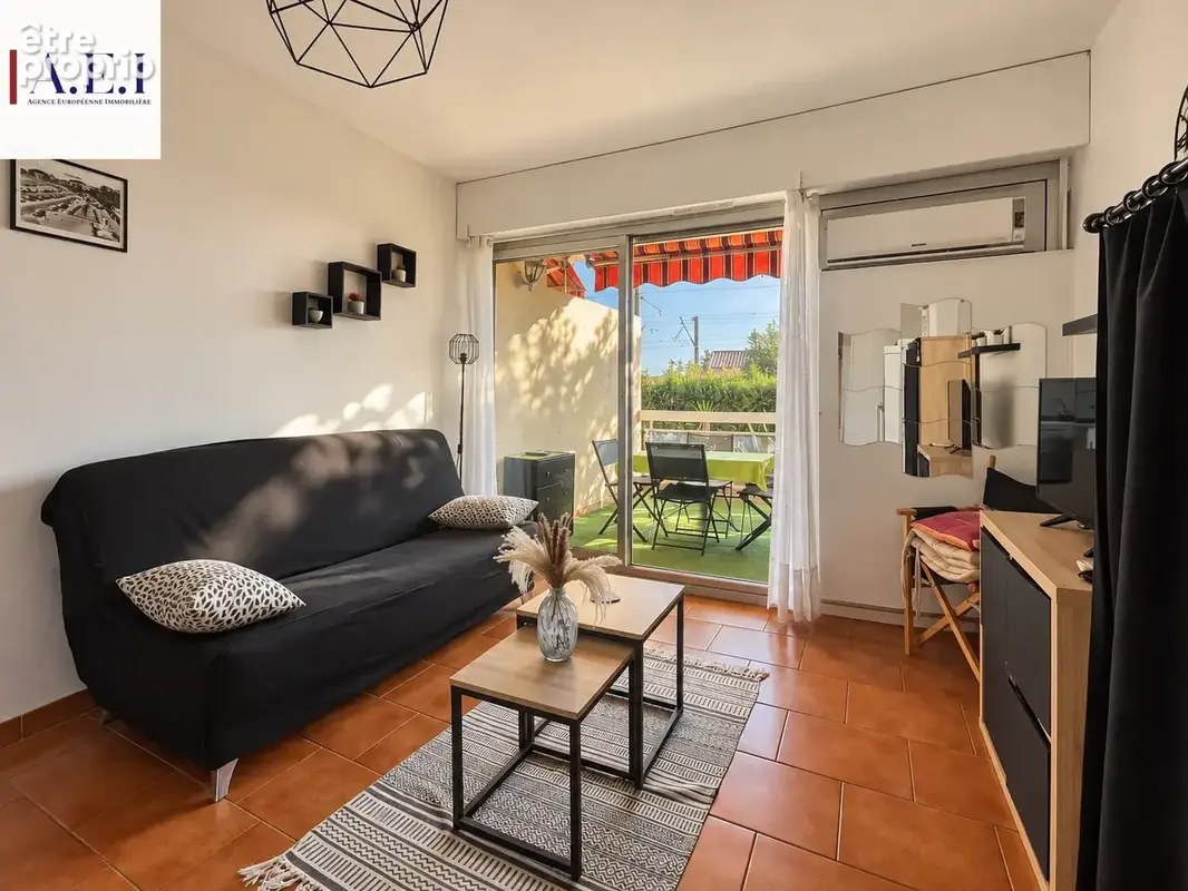 Bandol - Studio meublé avec terrasse & parking - photo 4
