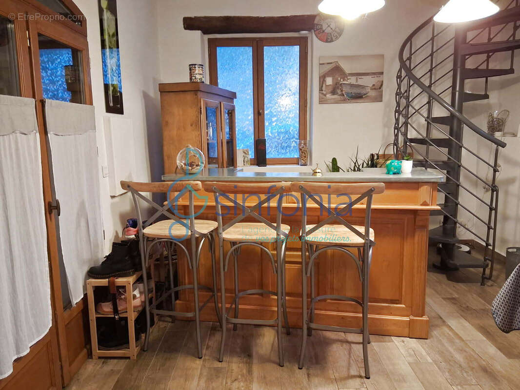 Moussac, maison en pierre au coeur du village avec piscine proche Uzes - photo 4