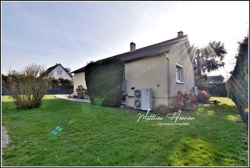 Maison à GROSSOEUVRE