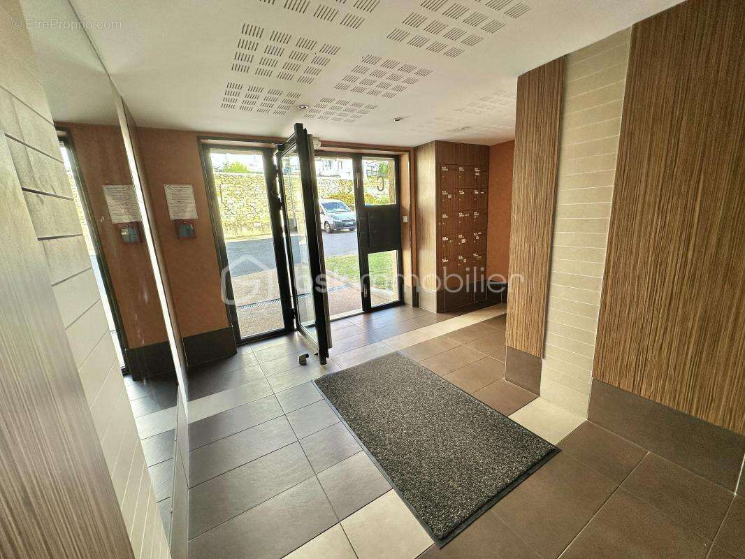 Appartement t3 de 64 m² – grande terrasse – parking privatif – résidence de standing à quimper - photo 9